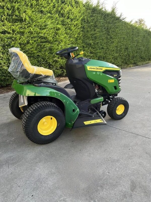 Tracteur tondeuse John Deere X107 neuf – Image 2