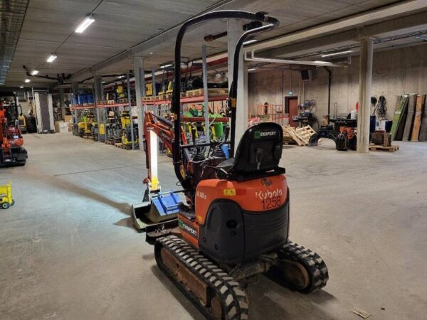 Kubota U 10-3 – Image 6