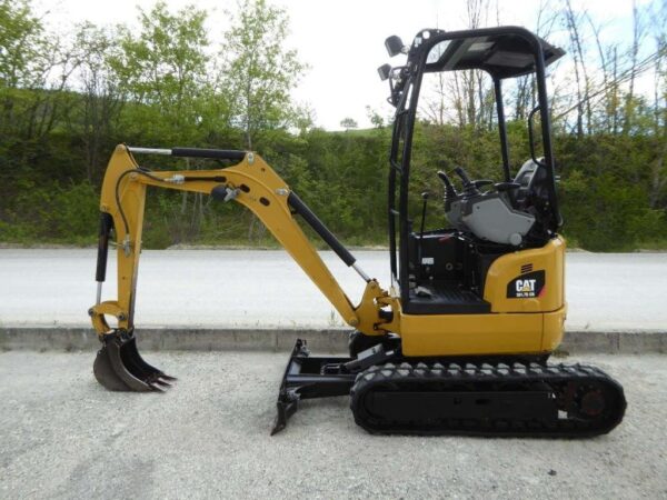 CATERPILLAR 301.7D CR – Image 2
