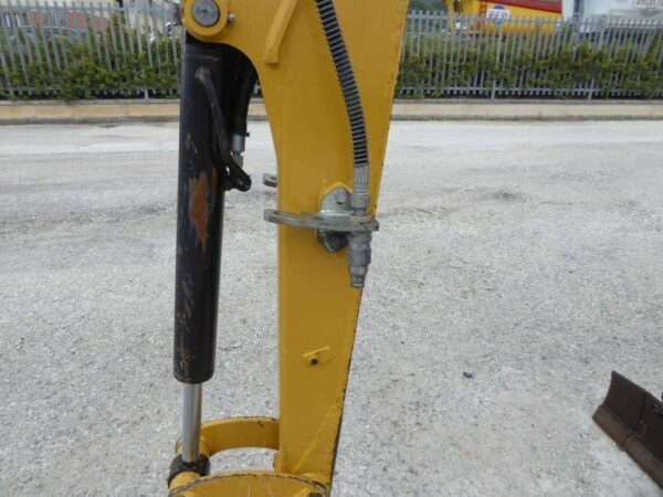 CATERPILLAR 301.7D CR – Image 11