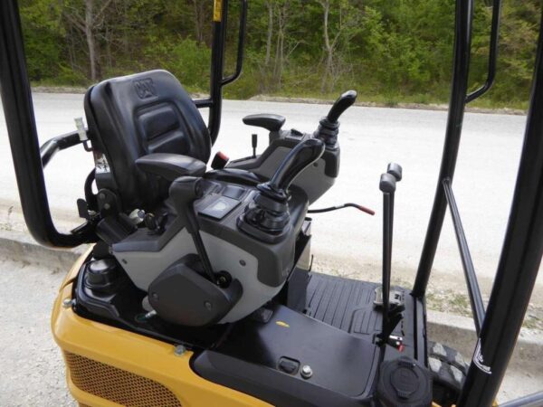 CATERPILLAR 301.7D CR – Image 19