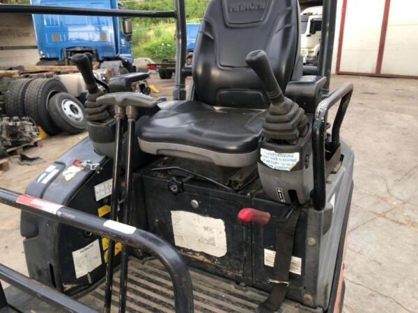 HITACHI ZX17U-2 YLR – Image 22