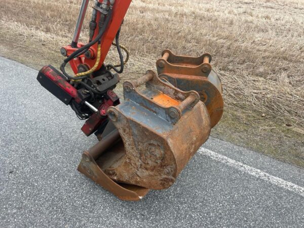 Kubota U27-4 + 3 GODETS+ ATTACHE ROTATIVE INCLINABLE – Image 8