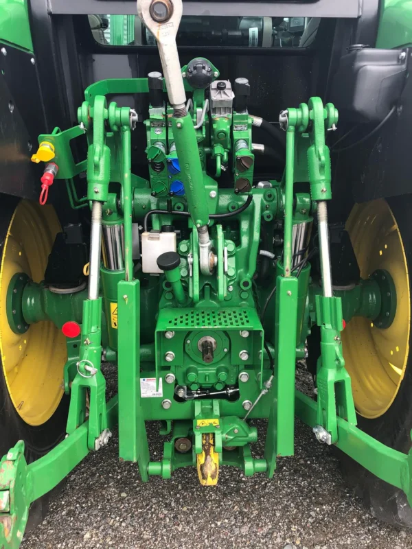 Deere 5125R – Image 4