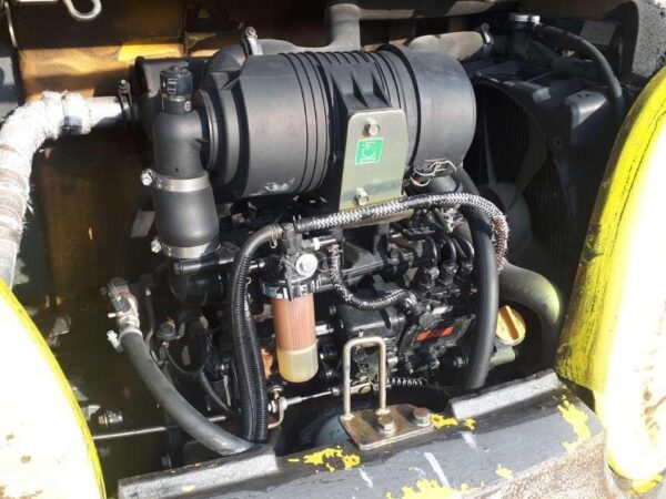 KOMATSU PC27R – Image 11