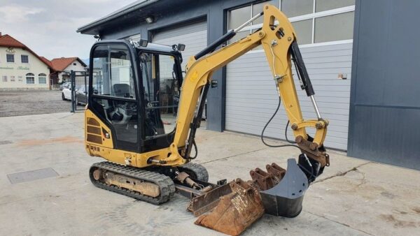 CAT 302.2D 2,1 T + 3 GODETS – Image 6