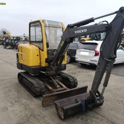 Volvo EC30