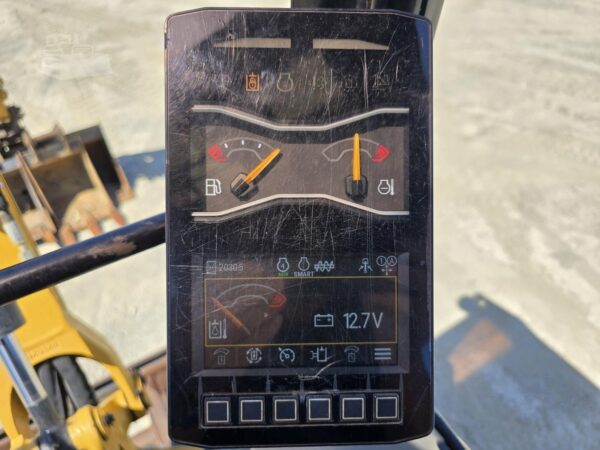 2021 CATERPILLAR 301.7CR + 3 GODETS + REMORQUE – Image 21