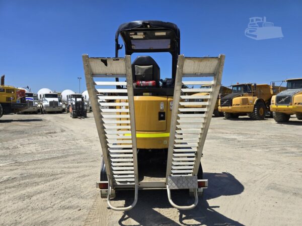 2021 CATERPILLAR 301.7CR + 3 GODETS + REMORQUE – Image 2