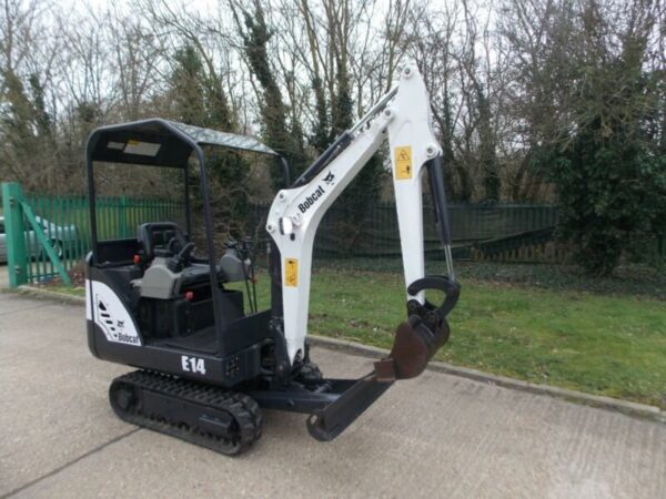 Bobcat E14, 1.5T 2013 et remorque 2,6T – Image 9