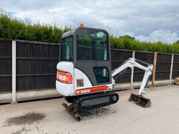 Bobcat 320 , 1,6T + 3 GODETS – Image 9
